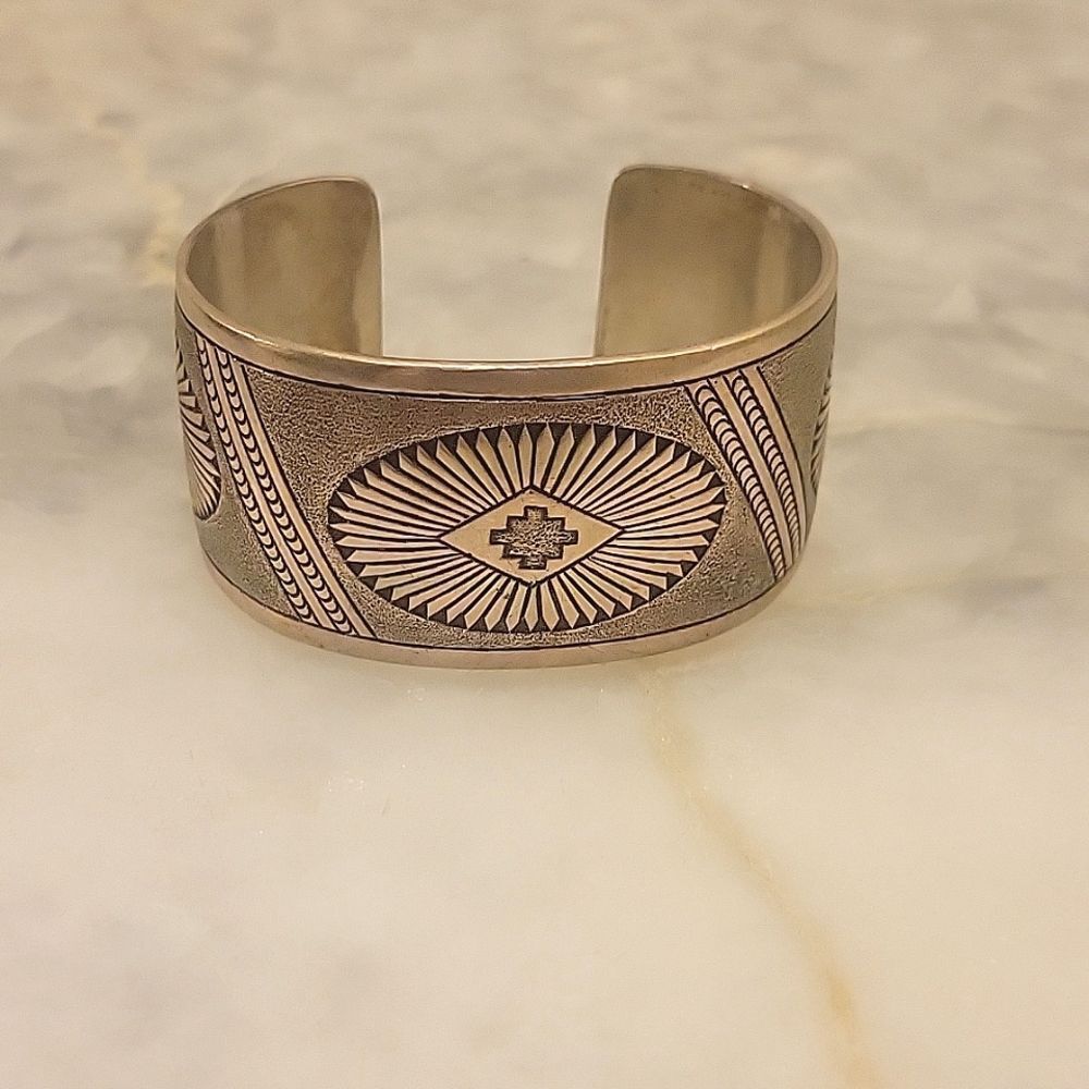 VTG Navajo Micheal Tahe SouthWestern Native indian Stamped Sterling Silver Cuff